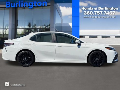 Used 2024 Toyota Camry SE w/ Cold Weather Package AWD/4WD image 7