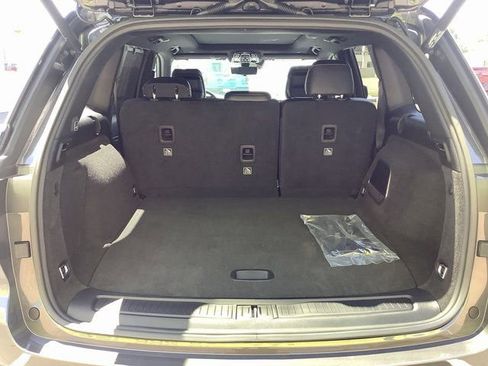 New 2023 Jeep Grand Cherokee Overland w/ Luxury Tech Group IV image 32