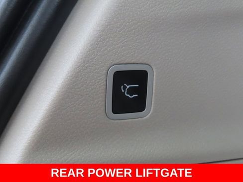 Used 2021 Chrysler Pacifica Touring-L AWD/4WD image 31