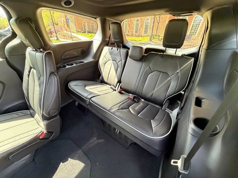 New 2026 Chrysler Pacifica Limited w/ S Appearance Package FWD image 12
