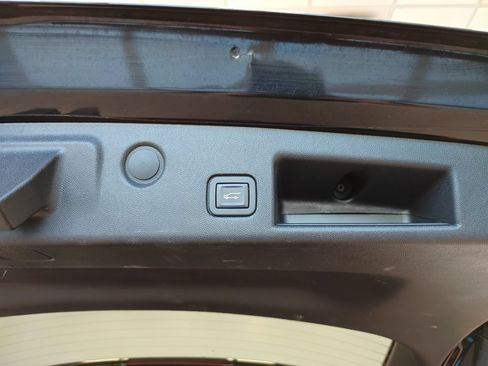 Used 2018 Chevrolet Equinox LT w/ Redline Edition AWD/4WD image 14