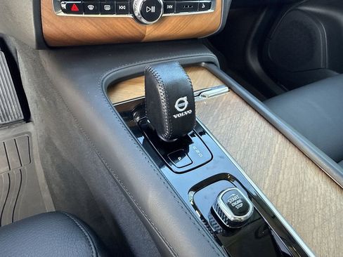 Used 2024 Volvo XC90 B6 Plus AWD/4WD image 20