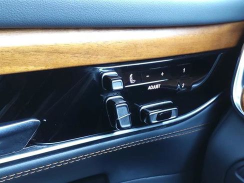 Used 2022 Jeep Grand Wagoneer Series II w/ Convenience Group III image 8