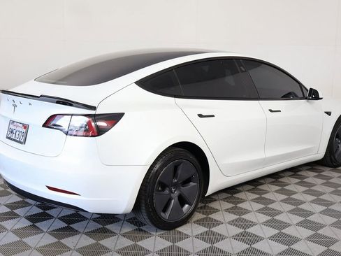 Used 2023 Tesla Model 3 Standard Range image 4