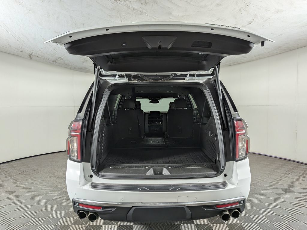 Used 2023 Chevrolet Suburban Premier AWD/4WD image 10
