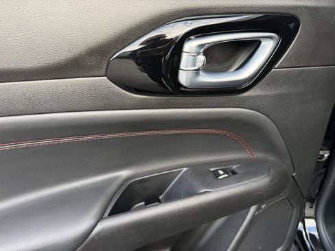 Used 2024 Jeep Compass Trailhawk image 32