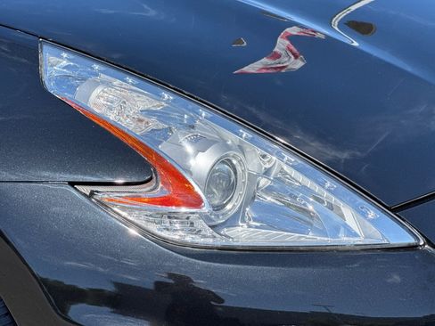 Used 2014 Nissan 370Z Roadster RWD image 12