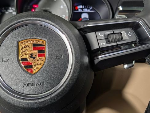 New 2026 Porsche Macan image 37