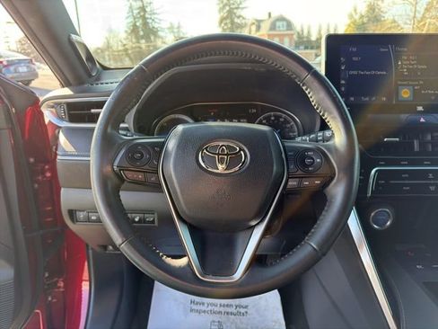 Used 2021 Toyota Venza Limited image 22