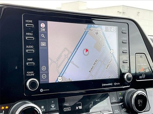 Used 2020 Toyota Highlander XLE image 19