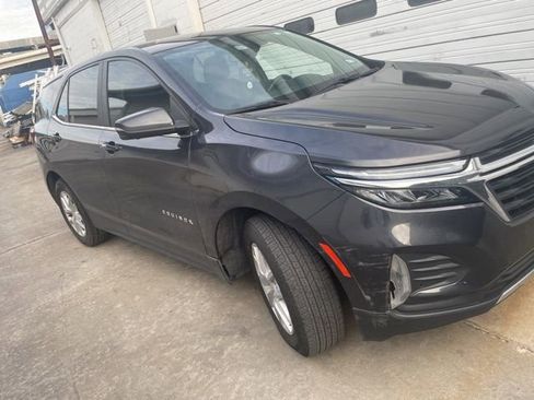 Used 2022 Chevrolet Equinox LT image 2