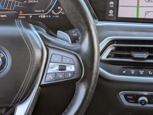 Used 2022 BMW X5 xDrive45e w/ Climate Comfort Package image 22