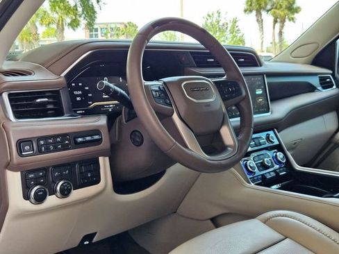 Used 2024 GMC Yukon Denali w/ Advanced Technology Package AWD/4WD image 11
