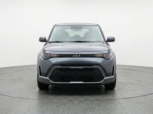 Used 2025 Kia Soul LX w/ LX Technology Package FWD image 2