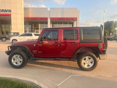 Used 2012 Jeep Wrangler Unlimited Sport AWD/4WD image 7