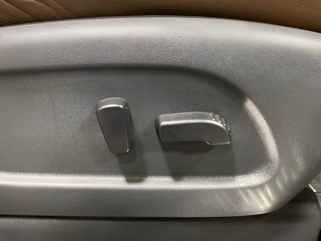 Used 2017 Nissan Titan Platinum Reserve AWD/4WD image 31