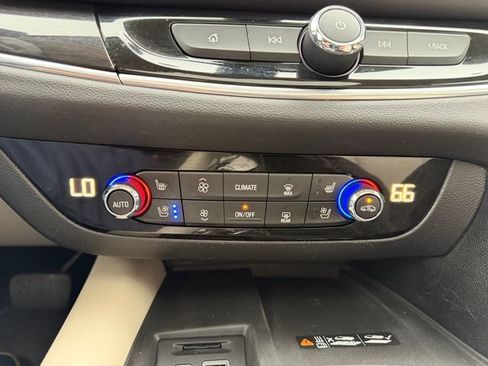 Used 2022 Buick Enclave Premium w/ Experience Buick Package AWD/4WD image 34