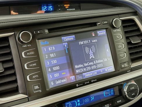 Used 2019 Toyota Highlander Limited Platinum AWD/4WD image 15