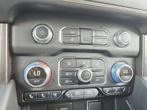 Used 2024 GMC Yukon AT4 w/ Max Trailering Package AWD/4WD image 17