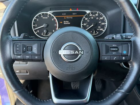 Used 2023 Nissan Rogue SL w/ SL Premium Package FWD image 16