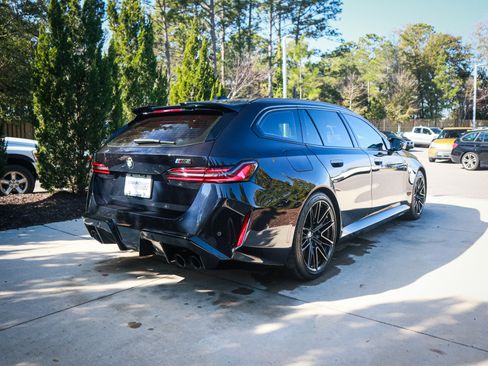 Used 2025 BMW M5 Touring image 10