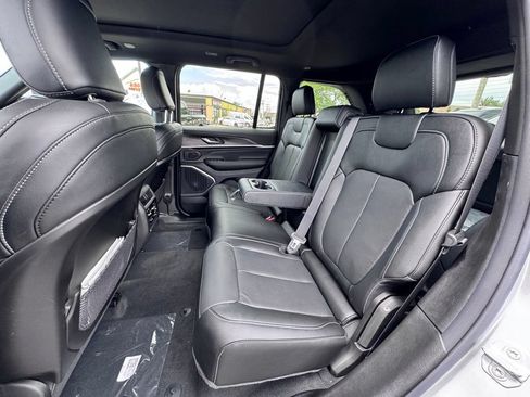 New 2026 Jeep Grand Cherokee Limited AWD/4WD image 14