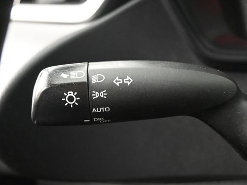 Used 2022 Toyota Corolla SE w/ SE Premium Package FWD image 17