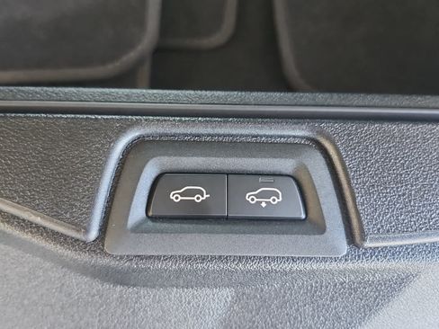 Used 2026 BMW X7 xDrive40i AWD/4WD image 36