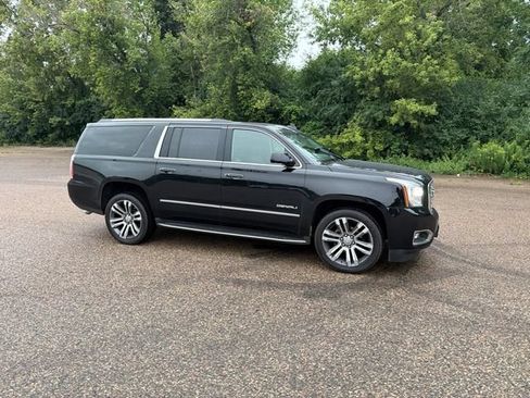 Used 2018 GMC Yukon XL Denali w/ Open Road Package AWD/4WD image 15