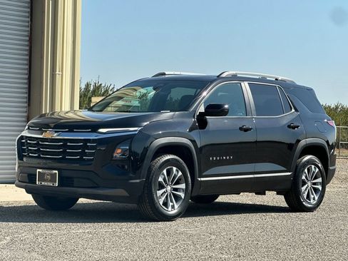 Used 2025 Chevrolet Equinox LT w/ Convenience Package II FWD image 8