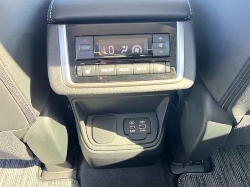 Used 2023 Subaru Ascent Limited AWD/4WD image 17