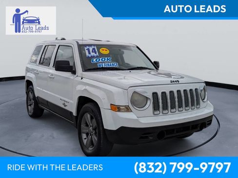 Used 2014 Jeep Patriot Latitude w/ Freedom Edition Package image 1