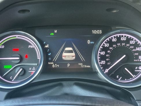 Used 2020 Toyota Camry XLE image 24