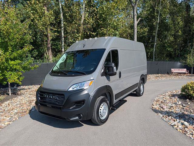 Used 2025 RAM ProMaster 2500 FWD image 1