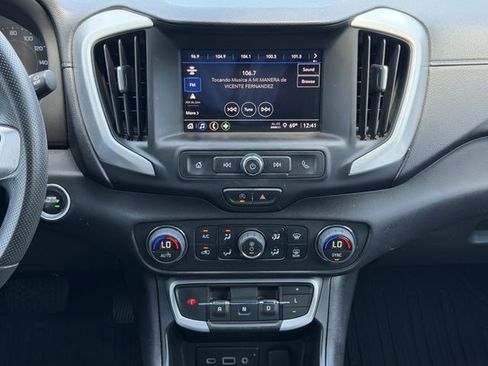 Used 2024 GMC Terrain SLE w/ Driver Convenience Package FWD image 17