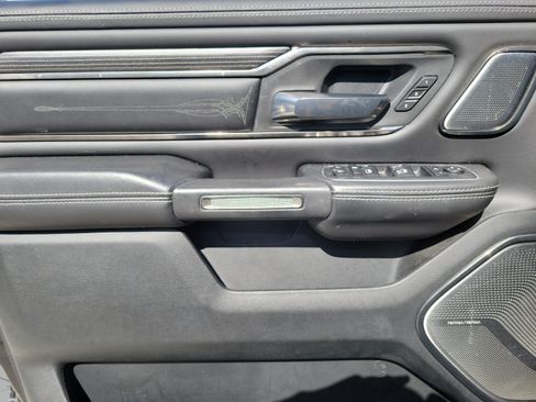 Used 2020 RAM 1500 Limited w/ Black Appearance Package AWD/4WD image 12