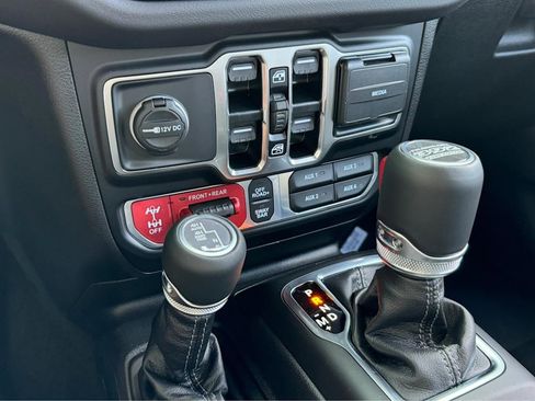 New 2024 Jeep Wrangler Unlimited Rubicon 392 image 28