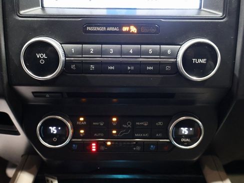 Used 2018 Ford Expedition Limited image 35