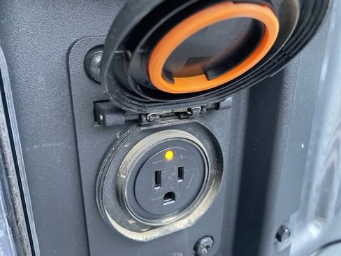 Used 2023 Ford Maverick XLT w/ XLT Luxury Package image 17