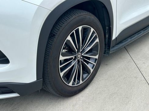 Used 2024 Toyota Grand Highlander AWD Hybrid image 9