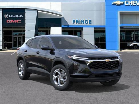 New 2026 Chevrolet Trax LS image 7