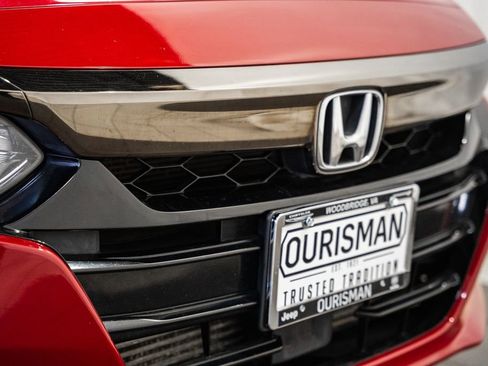 Used 2018 Honda Accord Sport image 10