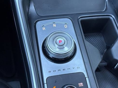 Certified 2025 Kia Sorento EX AWD/4WD image 30