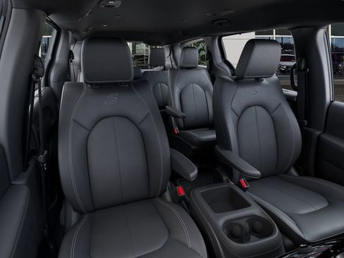 New 2026 Chrysler Pacifica Select w/ S Appearance Package FWD image 16