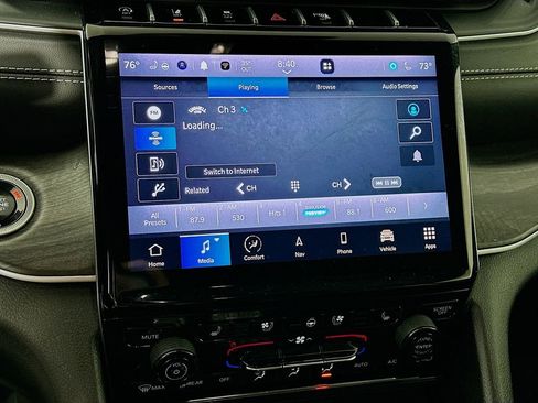 Certified 2024 Jeep Grand Cherokee L Limited w/ Luxury Tech Group II image 25