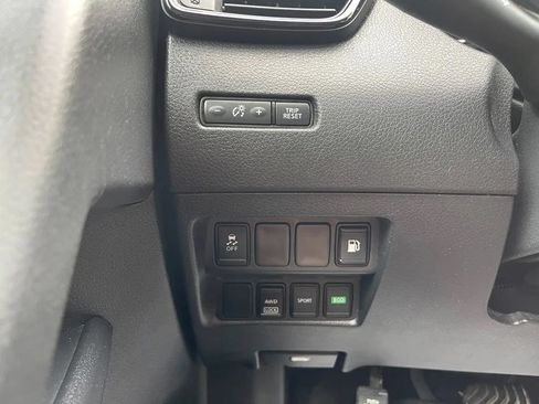 Used 2018 Nissan Rogue S AWD/4WD image 28