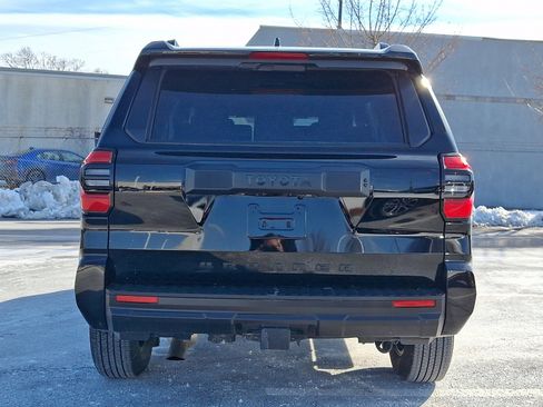 Used 2025 Toyota 4Runner SR5 image 5