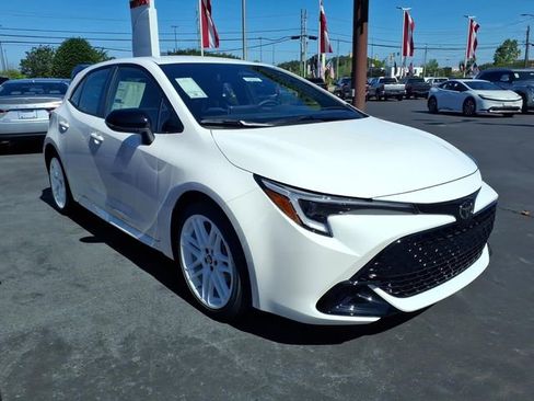 New 2026 Toyota Corolla SE FWD image 1