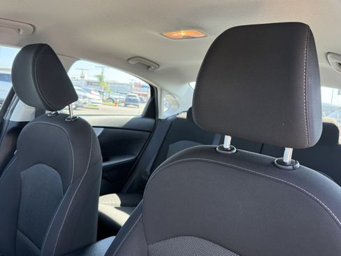 Used 2022 Kia Forte LXS image 16