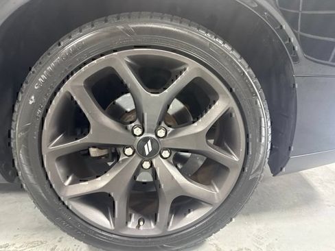 Used 2017 Dodge Challenger R/T RWD image 9